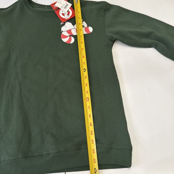 Peanuts 2023 Green Holiday SNOOPY & candy cane Sweatshirt Youth L/Adult XS NWT - Picture 11 of 12